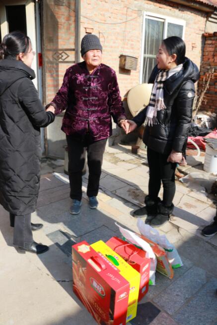寒冬臘月送溫暖，真情幫扶暖人心 ——德才裝飾走訪慰問膠州市困難群眾(圖4)