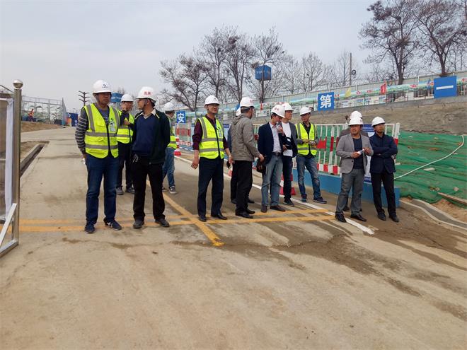 海爾地產(chǎn)2017年第一季度生產(chǎn)大會(huì)在我公司海爾云谷項(xiàng)目召開(kāi)(圖1)