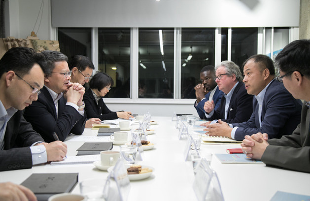 青島市長(zhǎng)孟凡利對(duì)德才集團(tuán)英國(guó)DC-HD設(shè)計(jì)院走訪(fǎng)調(diào)研(圖1) 青島市長(zhǎng)孟凡利對(duì)德才集團(tuán)英國(guó)DC-HD設(shè)計(jì)院走訪(fǎng)調(diào)研(圖1)