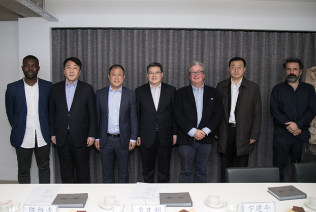 青島市長(zhǎng)孟凡利對(duì)德才集團(tuán)英國(guó)DC-HD設(shè)計(jì)院走訪(fǎng)調(diào)研(圖4)