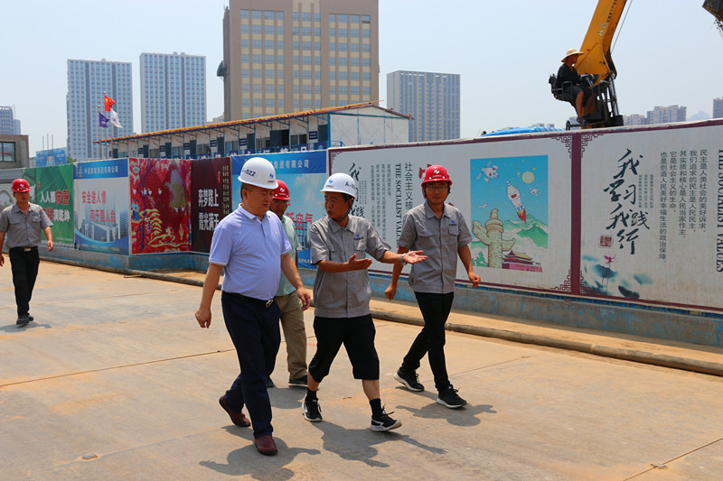 心系基層  情牽一線——中建聯(lián)合開(kāi)展炎夏送清涼活動(dòng)(圖2)