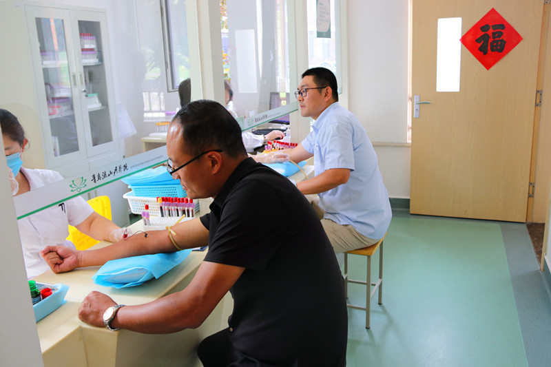 關(guān)愛(ài)員工健康 拓展幸福空間——中建聯(lián)合工會(huì)組織2019年度員工健康體檢(圖2)