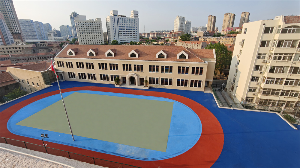 青島市市南區(qū)副區(qū)長李宏建蒞臨青島七中北樓重建工程實地考察(圖3) 圖片